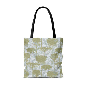 Queen Anne’s Lace Tote Bag in Green