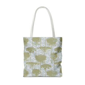 Queen Anne’s Lace Tote Bag in Green