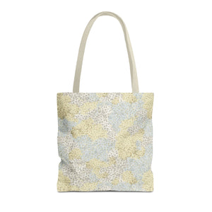 Alchillea Millefolium  Tote Bag in Yellow
