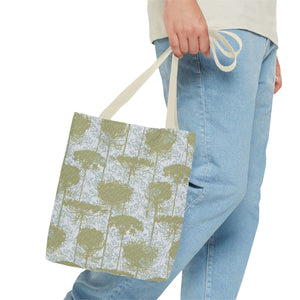 Queen Anne’s Lace Tote Bag in Green