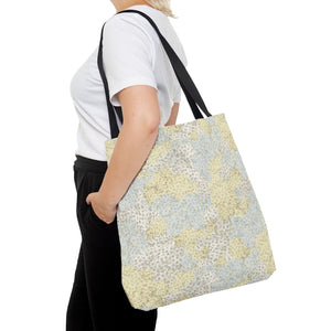 Alchillea Millefolium  Tote Bag in Yellow