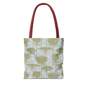 Queen Anne’s Lace Tote Bag in Green