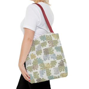 Daucus Corata Tote Bag in Green