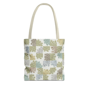 Daucus Corata Tote Bag in Green