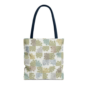 Daucus Corata Tote Bag in Green
