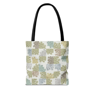Daucus Corata Tote Bag in Green