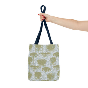 Queen Anne’s Lace Tote Bag in Green