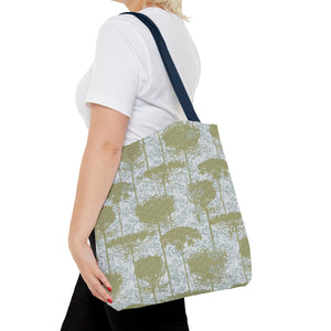 Queen Anne’s Lace Tote Bag in Green