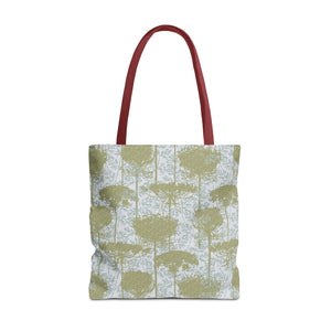 Queen Anne’s Lace Tote Bag in Green
