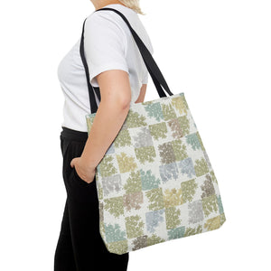 Daucus Corata Tote Bag in Green