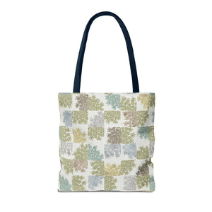 Daucus Corata Tote Bag in Green