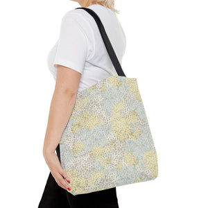 Alchillea Millefolium  Tote Bag in Yellow