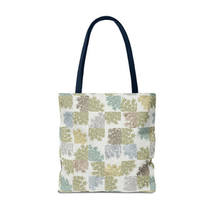 Daucus Corata Tote Bag in Green