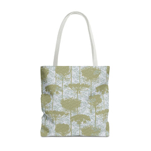 Queen Anne’s Lace Tote Bag in Green