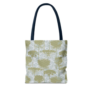 Queen Anne’s Lace Tote Bag in Green
