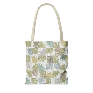 Daucus Corata Tote Bag in Green