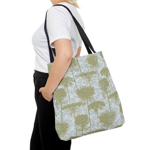 Queen Anne’s Lace Tote Bag in Green