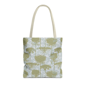 Queen Anne’s Lace Tote Bag in Green
