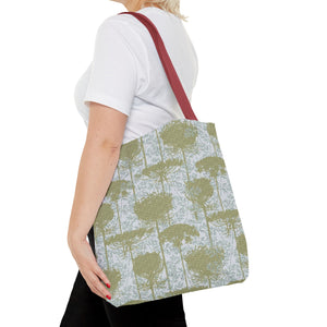 Queen Anne’s Lace Tote Bag in Green