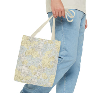 Alchillea Millefolium  Tote Bag in Yellow