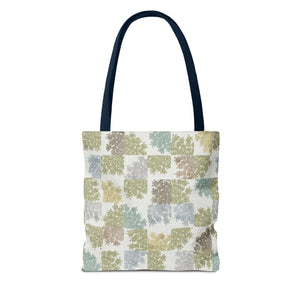 Daucus Corata Tote Bag in Green
