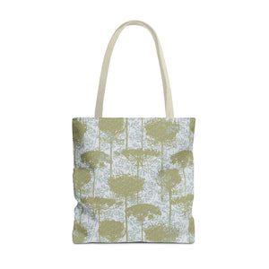 Queen Anne’s Lace Tote Bag in Green