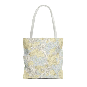 Alchillea Millefolium  Tote Bag in Yellow