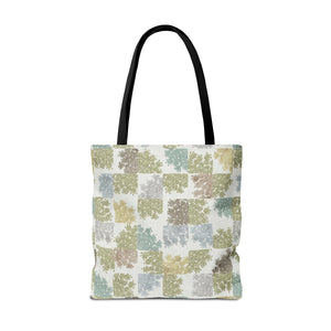 Daucus Corata Tote Bag in Green