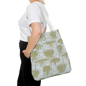 Queen Anne’s Lace Tote Bag in Green