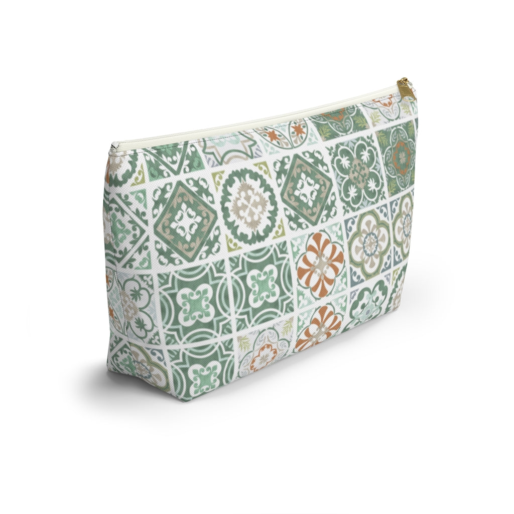 Seville Square Accessory Pouch w T-bottom in Green
