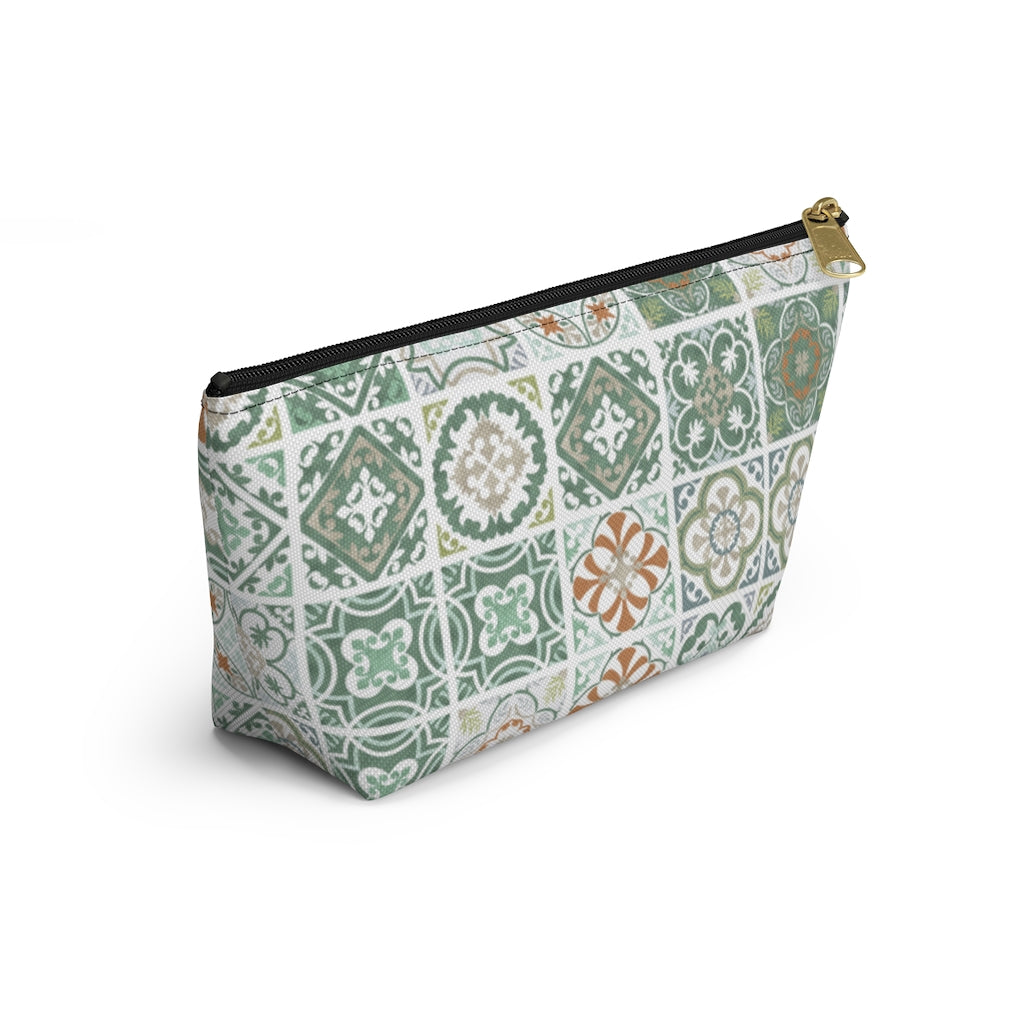 Seville Square Accessory Pouch w T-bottom in Green