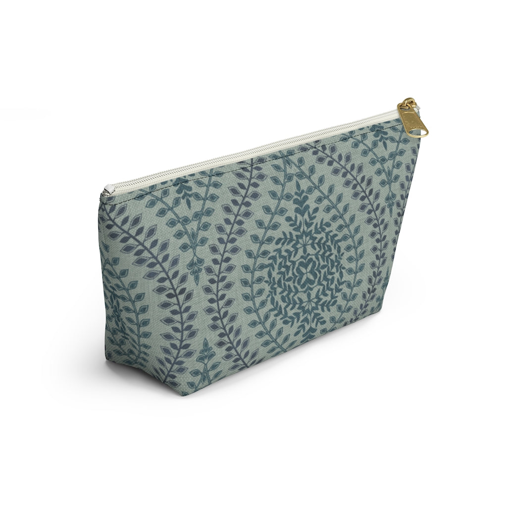 Mumbai Lace Accessory Pouch w T-bottom in Green