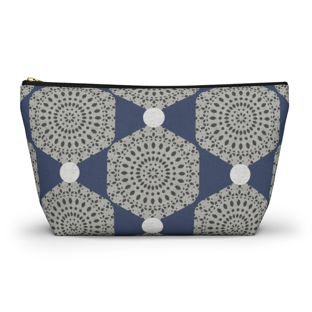 Lace Hexagon Accessory Pouch w T-bottom in Navy