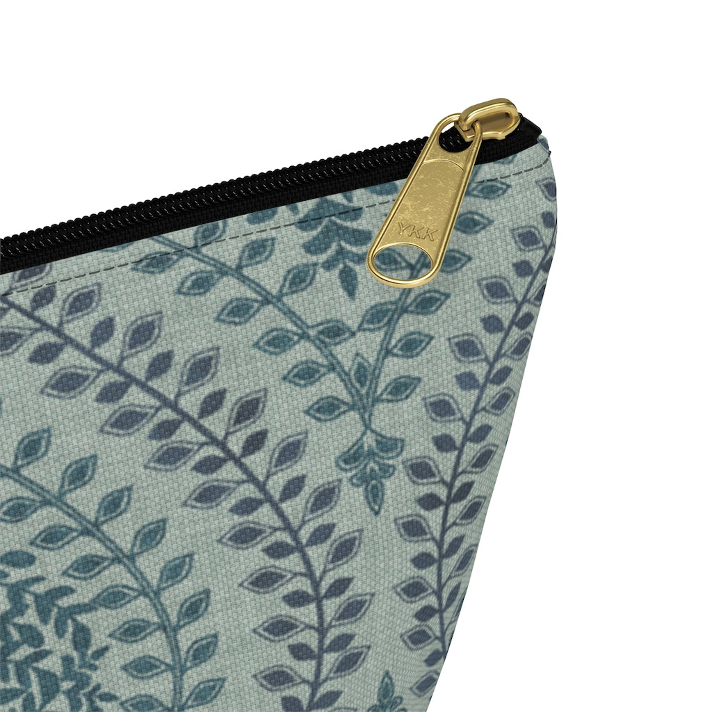 Mumbai Lace Accessory Pouch w T-bottom in Green