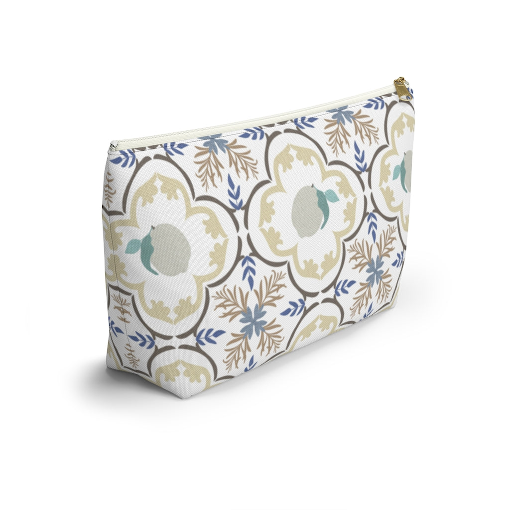 Freshly Squeezed Accessory Pouch w T-bottom in Brown