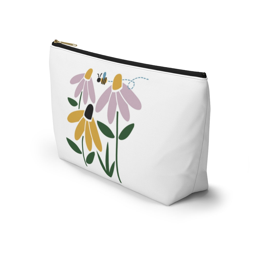 Daisies Accessory Pouch w T-bottom