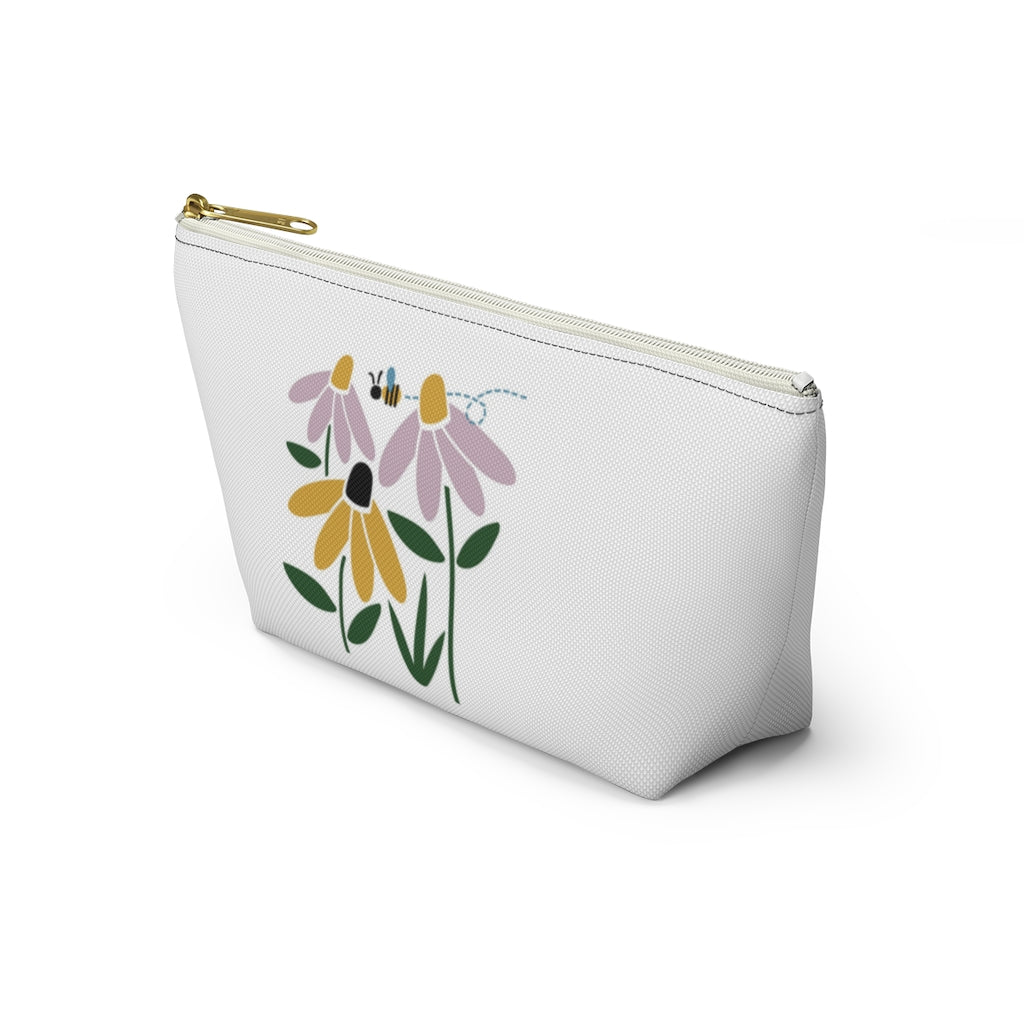 Daisies Accessory Pouch w T-bottom