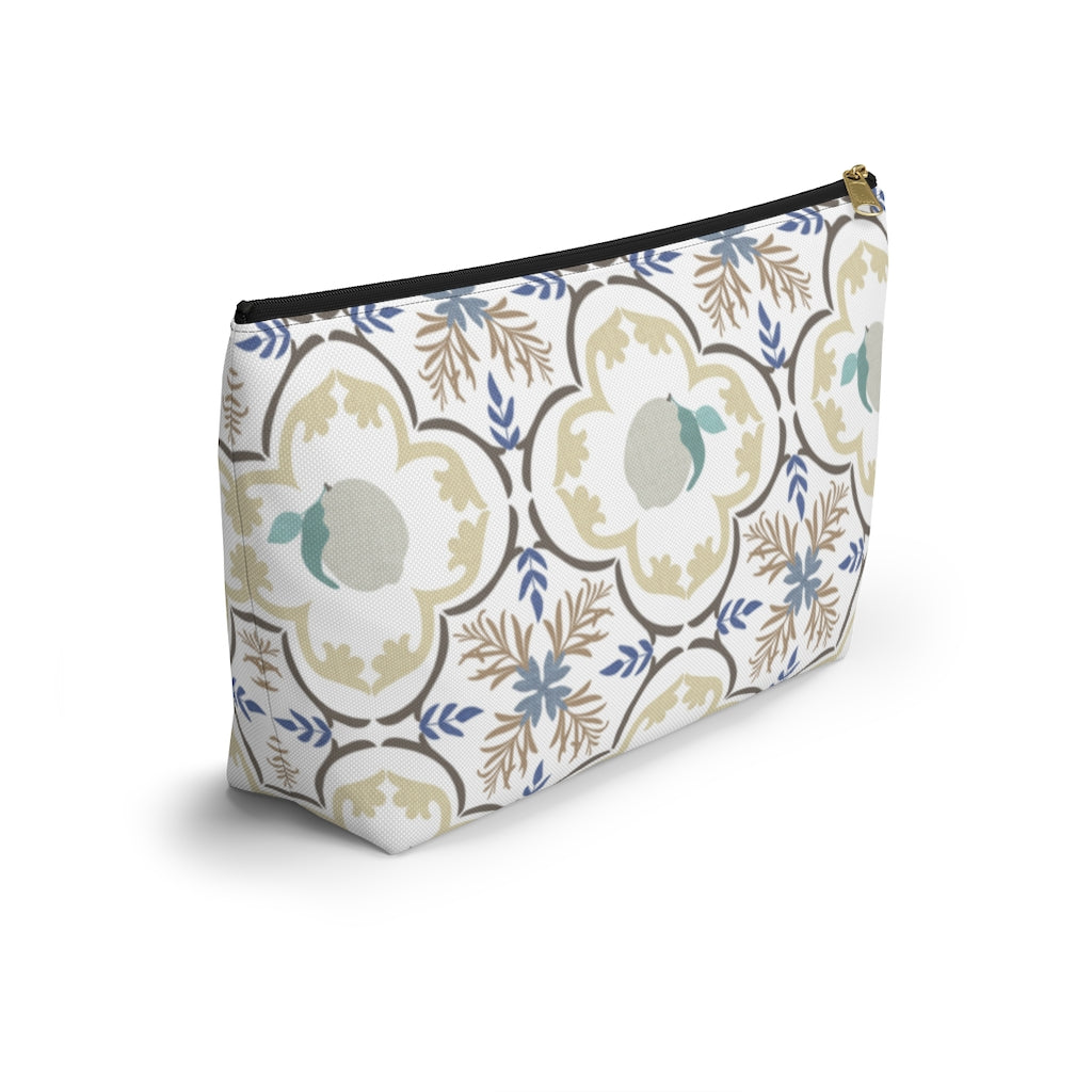 Freshly Squeezed Accessory Pouch w T-bottom in Brown