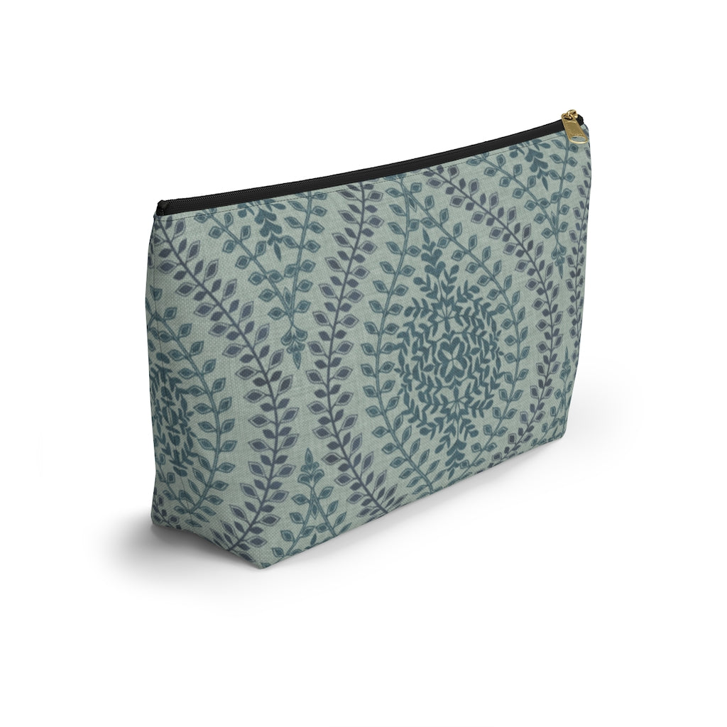Mumbai Lace Accessory Pouch w T-bottom in Green
