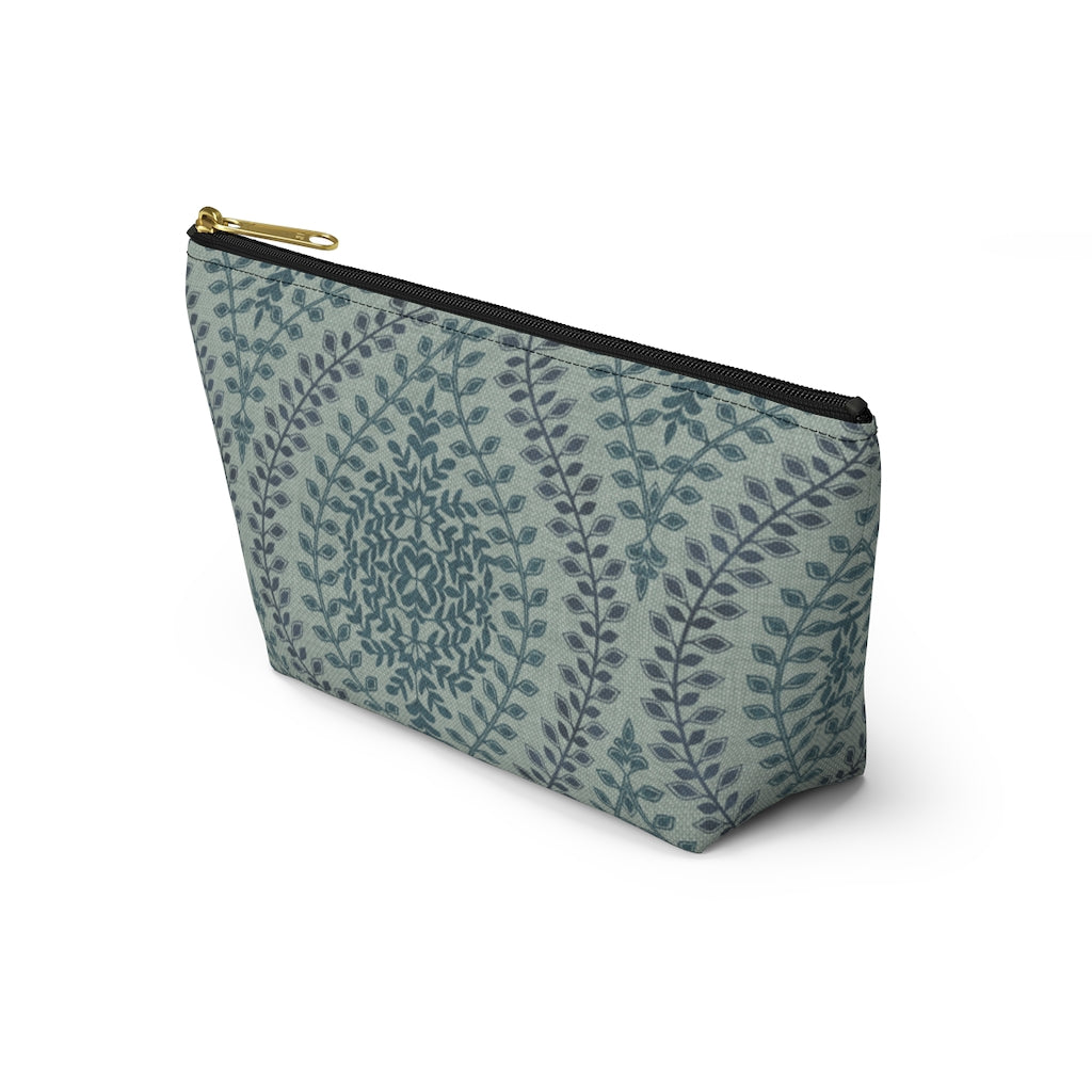 Mumbai Lace Accessory Pouch w T-bottom in Green