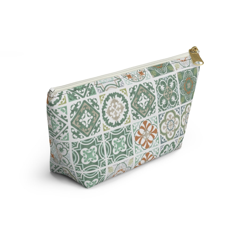 Seville Square Accessory Pouch w T-bottom in Green