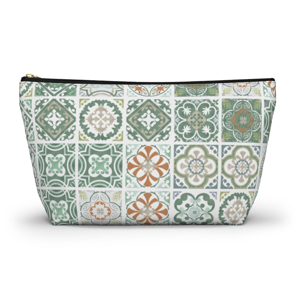 Seville Square Accessory Pouch w T-bottom in Green