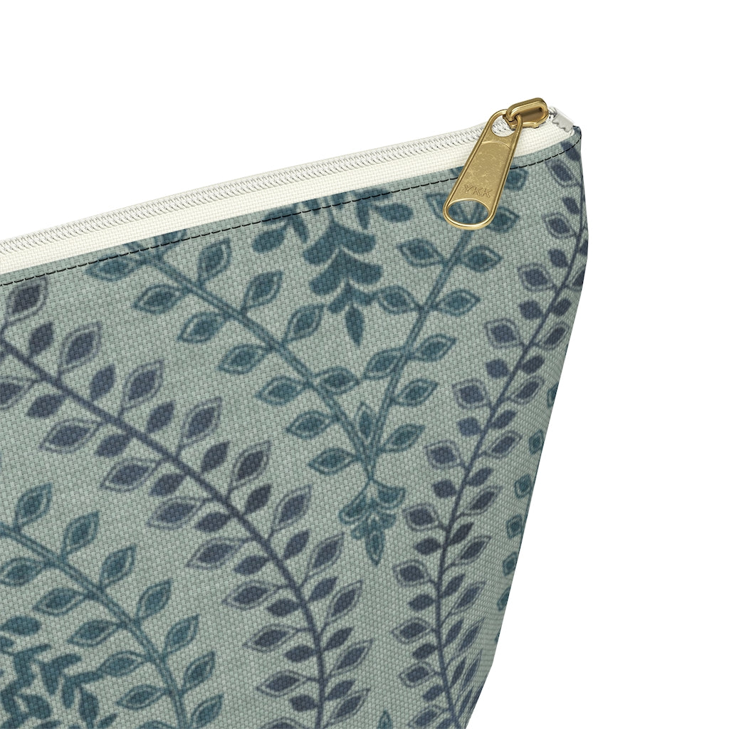 Mumbai Lace Accessory Pouch w T-bottom in Green