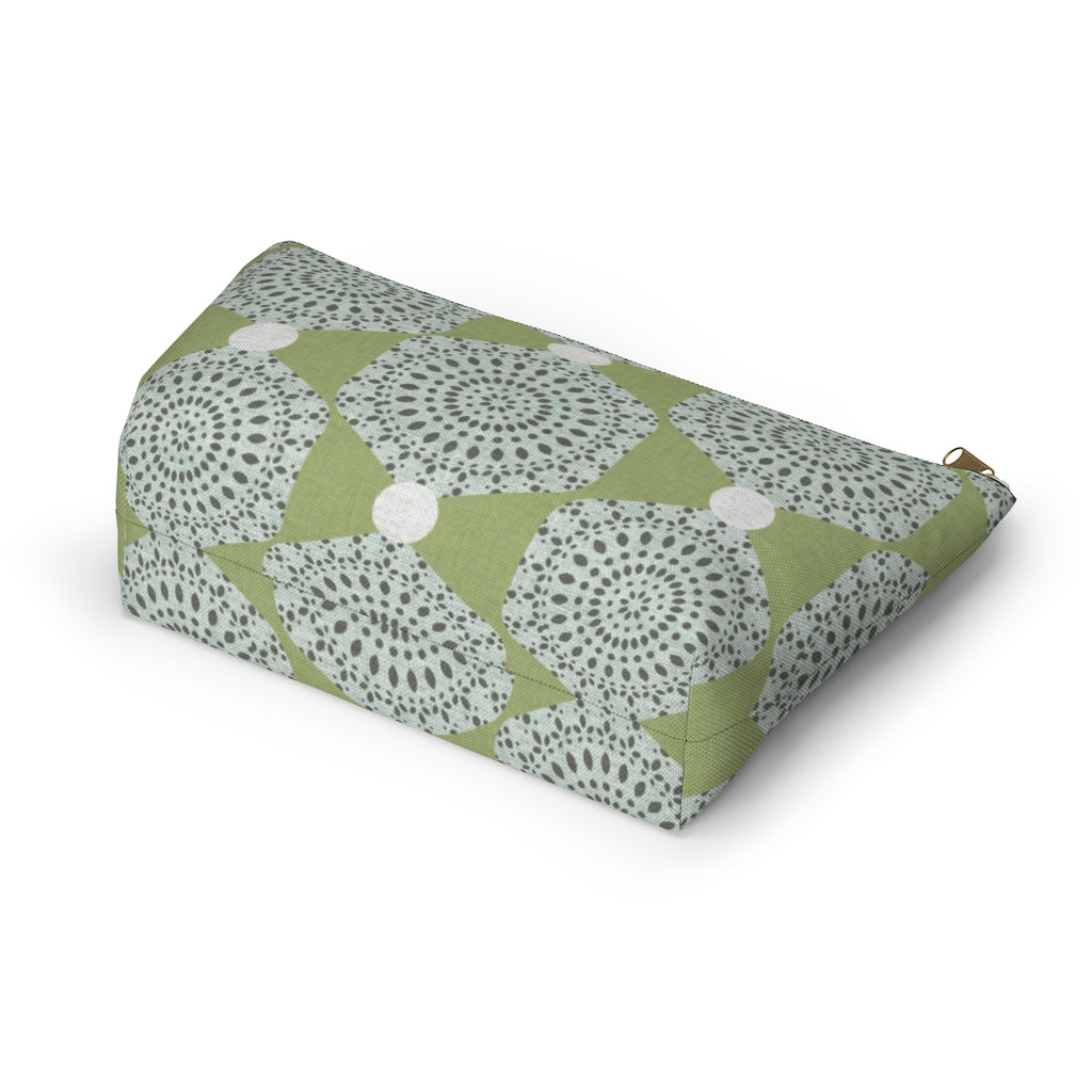 Lace Hexagon Accessory Pouch w T-bottom in Green