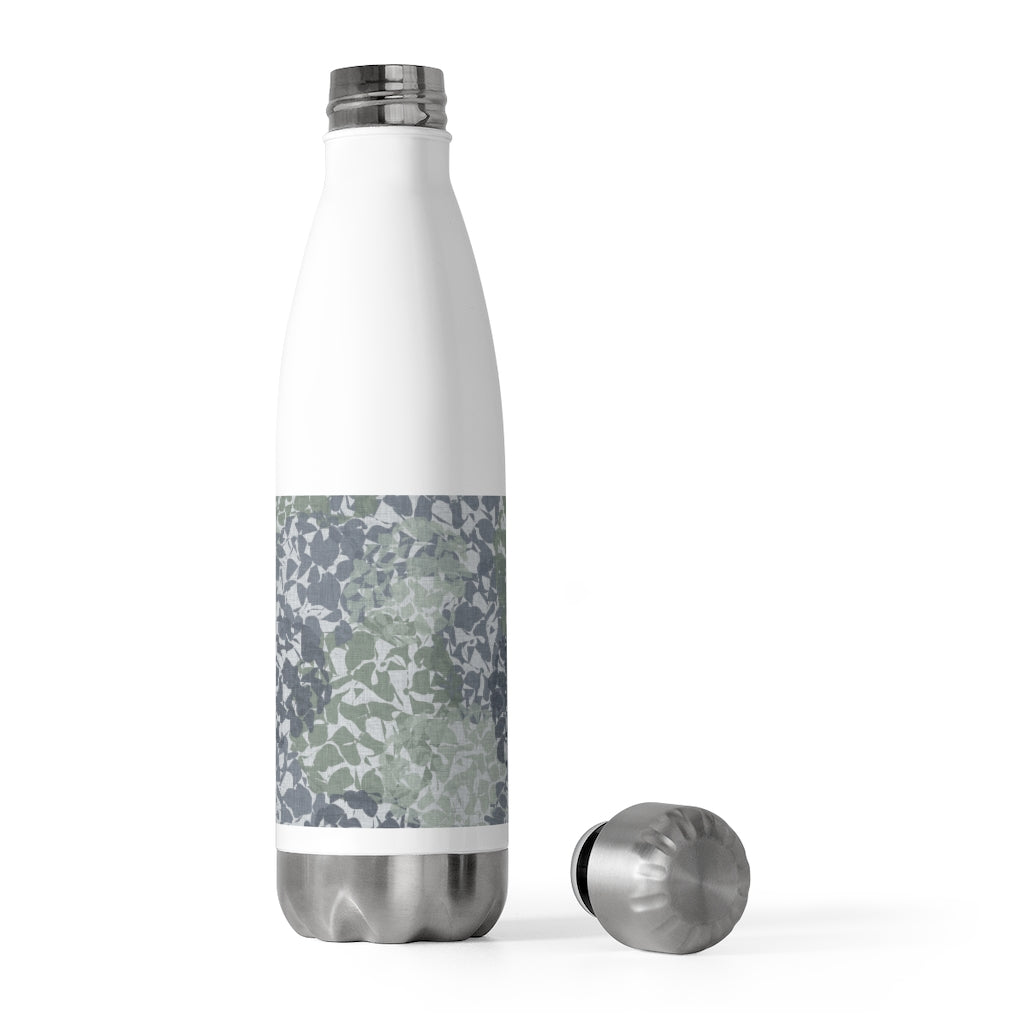 Hydrangea 20oz Insulated Bottle in Navy