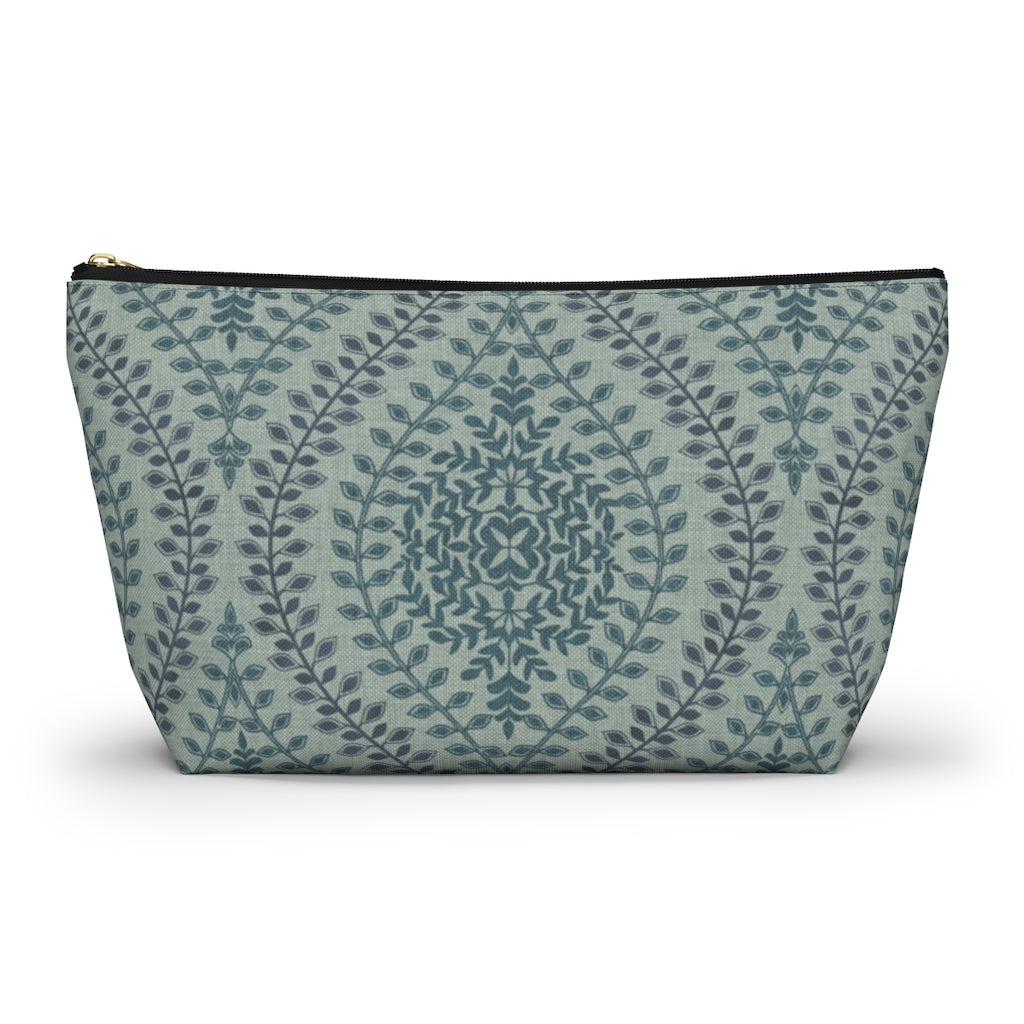 Mumbai Lace Accessory Pouch w T-bottom in Green