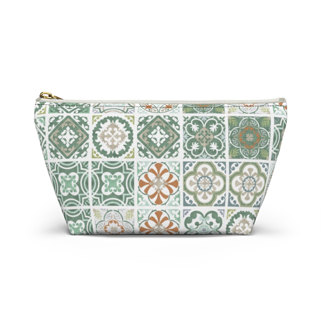 Seville Square Accessory Pouch w T-bottom in Green