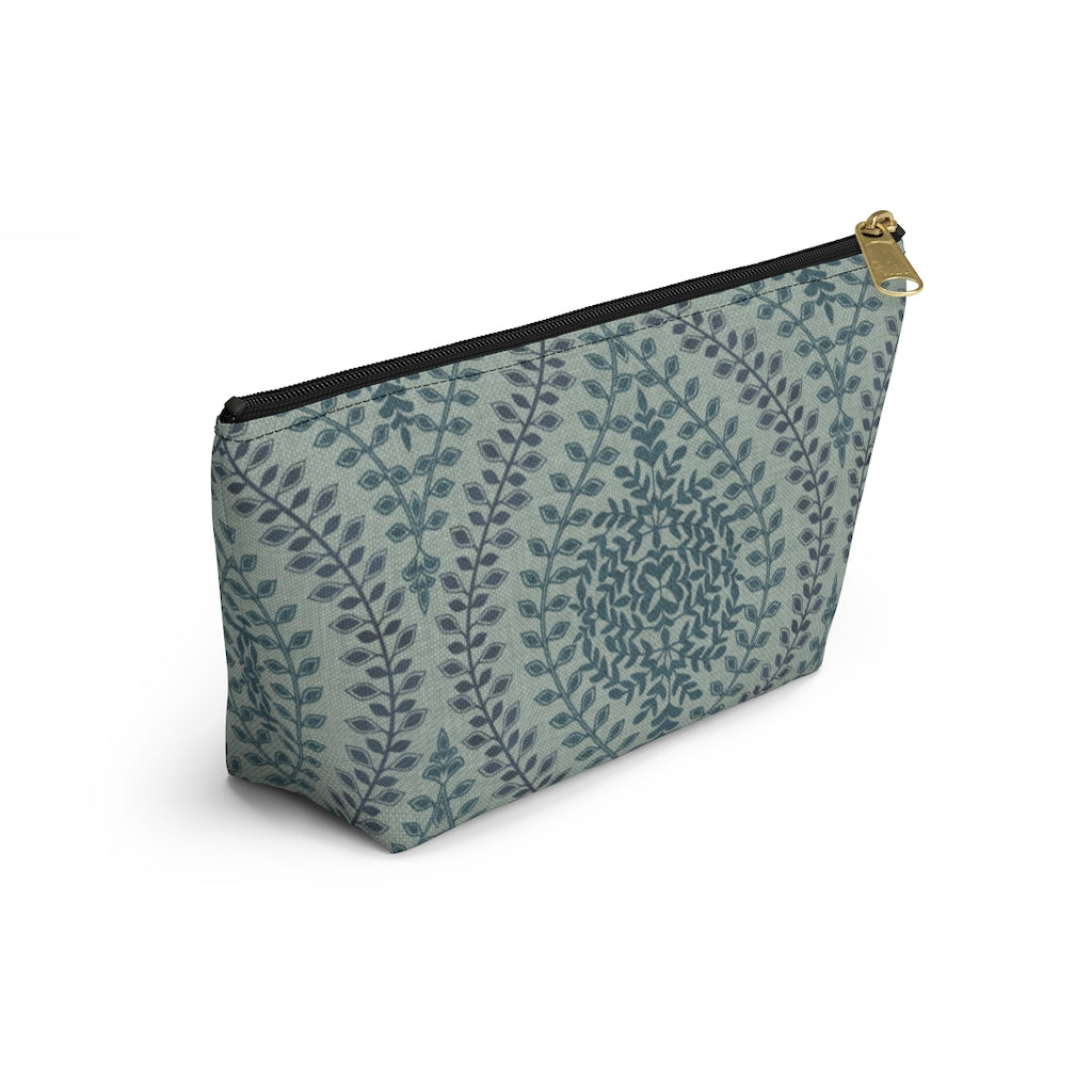 Mumbai Lace Accessory Pouch w T-bottom in Green