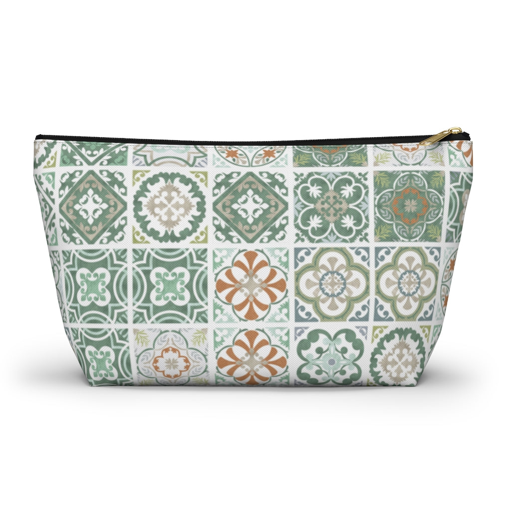 Seville Square Accessory Pouch w T-bottom in Green