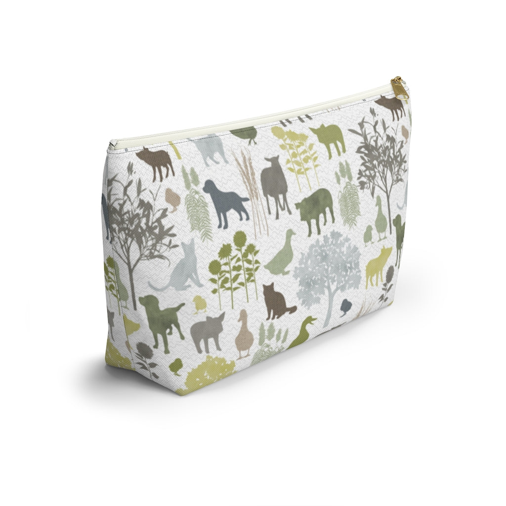 On the Farm Accessory Pouch w T-bottom in Green